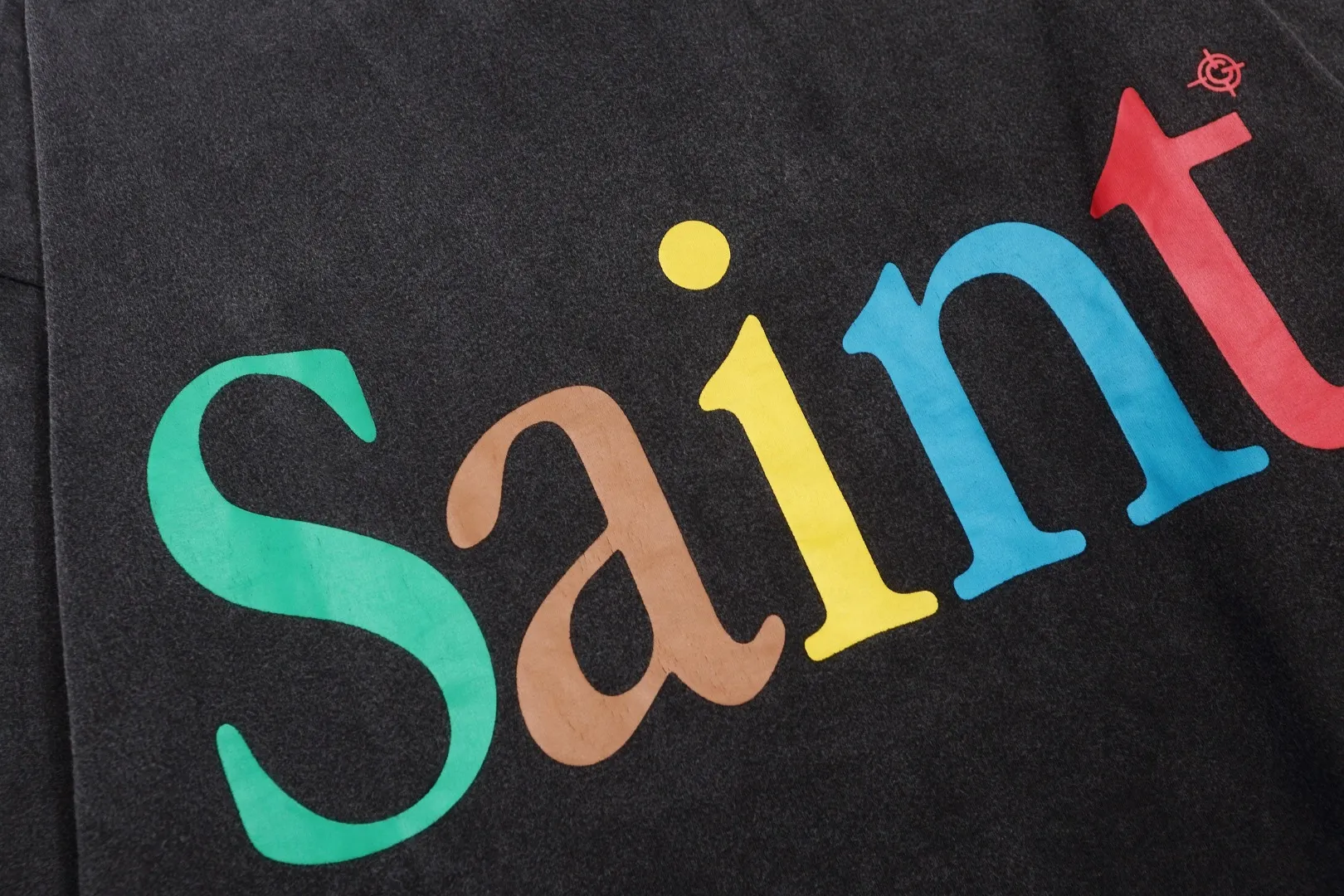 Saint Michael SAINT rainbow printed monogram washed and distressed loose long-sleeved VTG loose bottoming long-sleeved T-shirt Fabric: 260g Style number: SM11 Size: S-M-L-XL Color: Black Price: P156